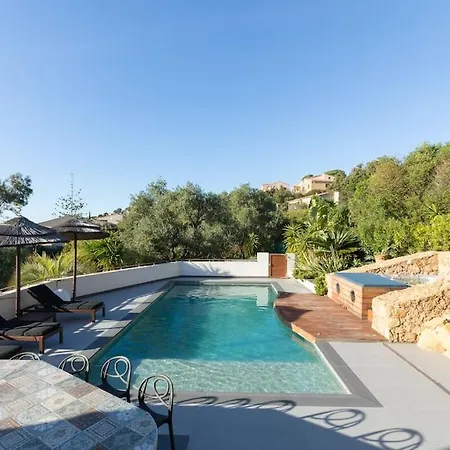D'architecte, Piscine Et Jacuzzi, A Quelques Metres De La Pietrosella