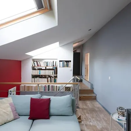 D'architecte, Piscine Et Jacuzzi, A Quelques Metres De La *